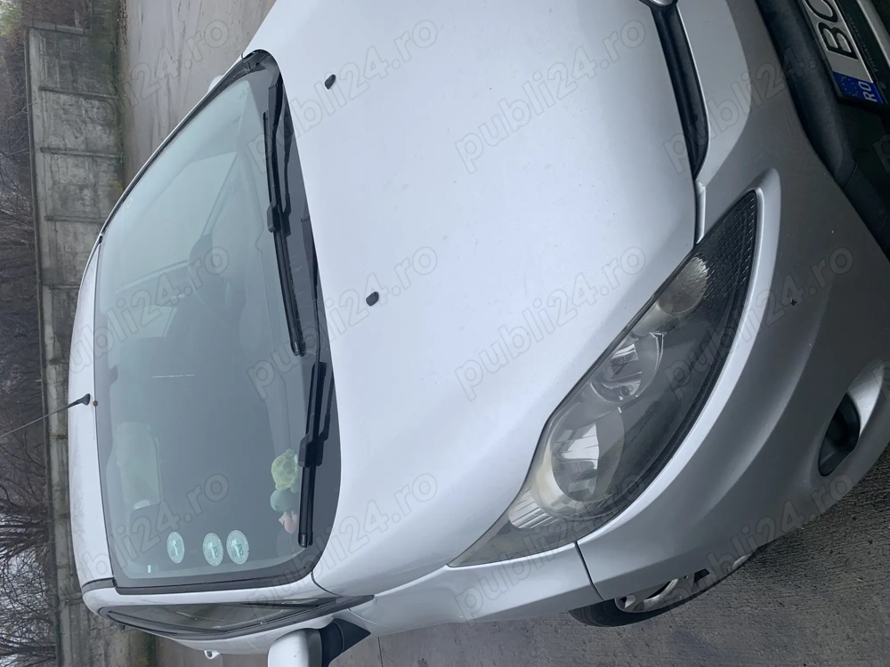 Vând Ford Fiesta în stare foarte bună 