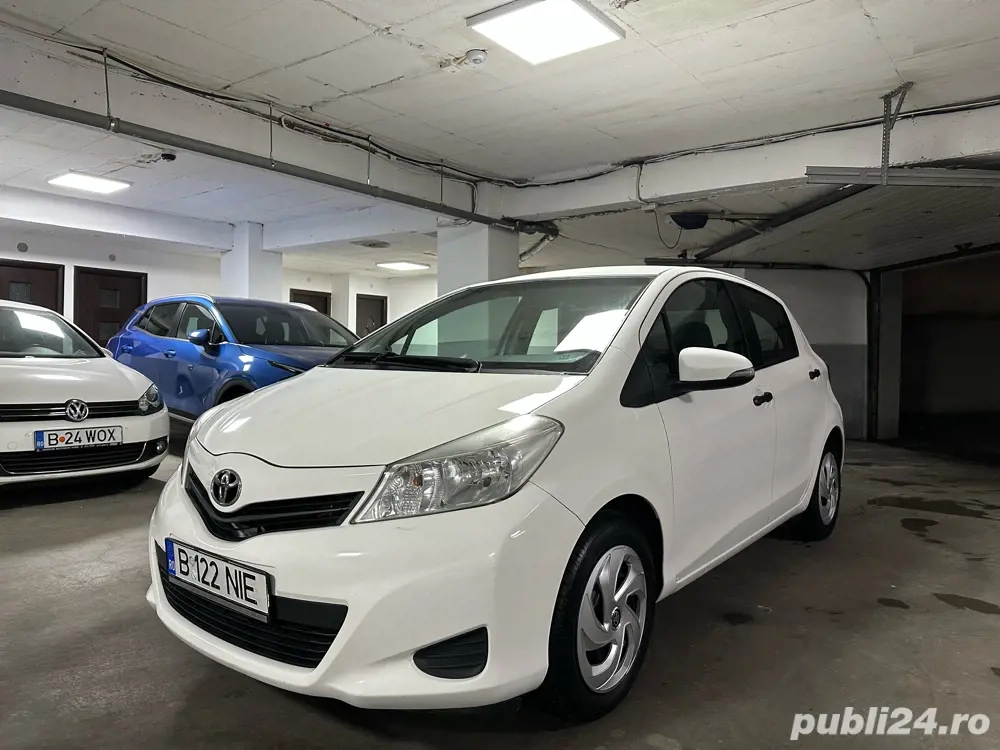 Toyota Yaris 2012 129.000km 1.3 VVT-i 100cp 6+1 trepte stare noua 