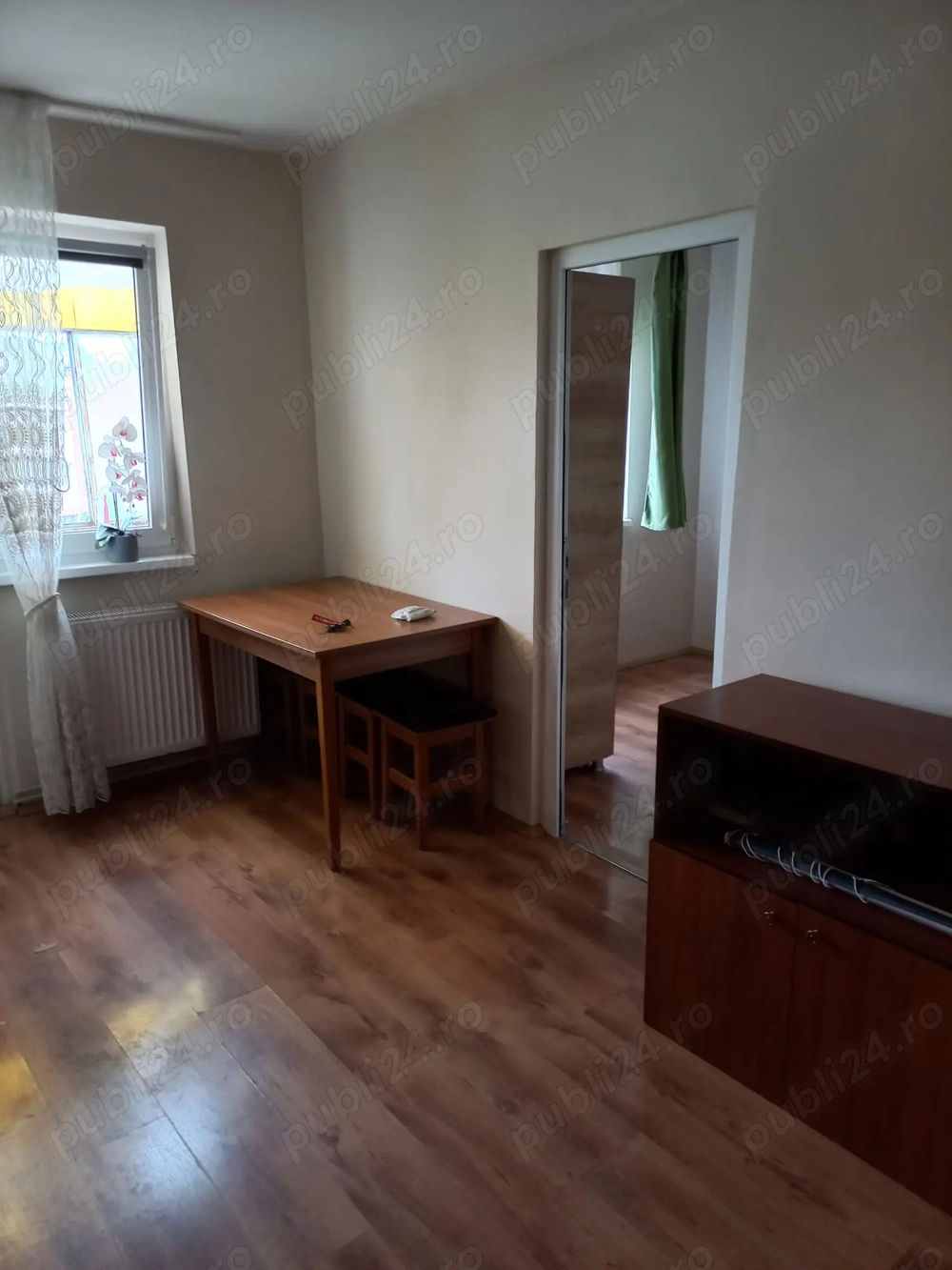 Inchiriez apartament cu 2 camere