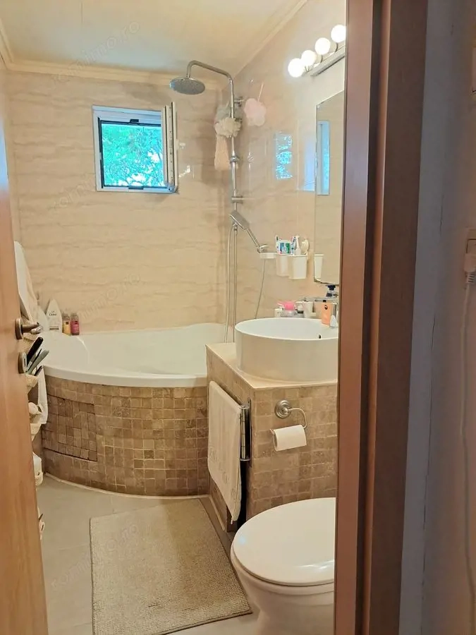 Apartament 3 camere. Timpuri Noi