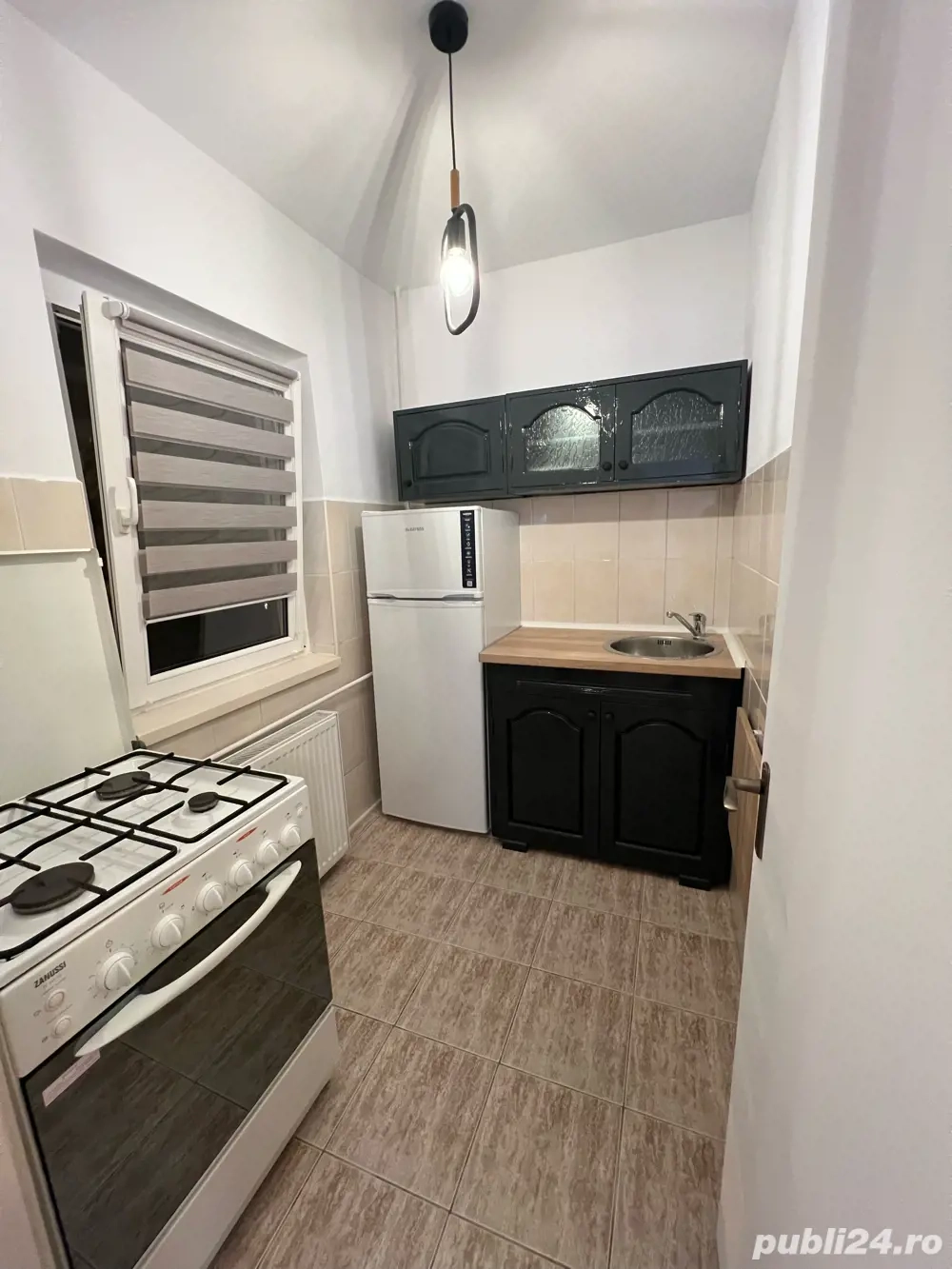 Închiriez Apartam cu 1camera Garsonieră decomandat Etaj 1. Zonă excelenta semicentrală. Proprietar!!