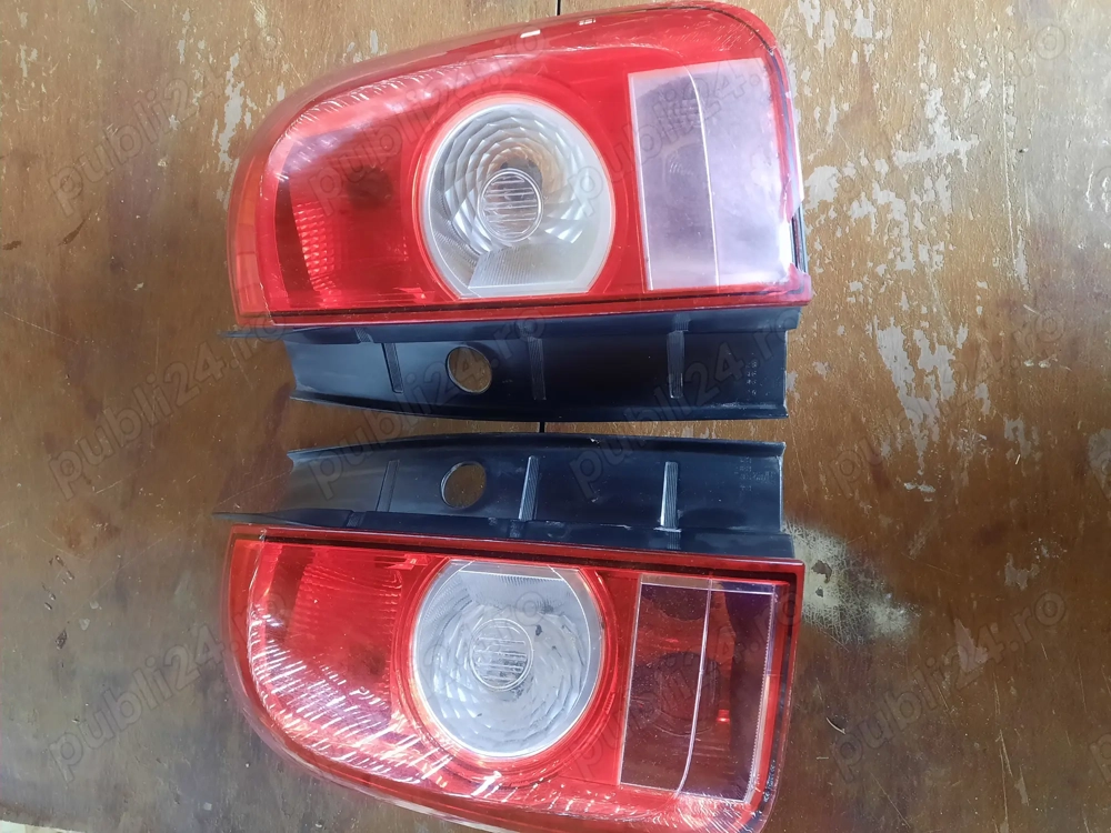 Stopuri spate dacia duster