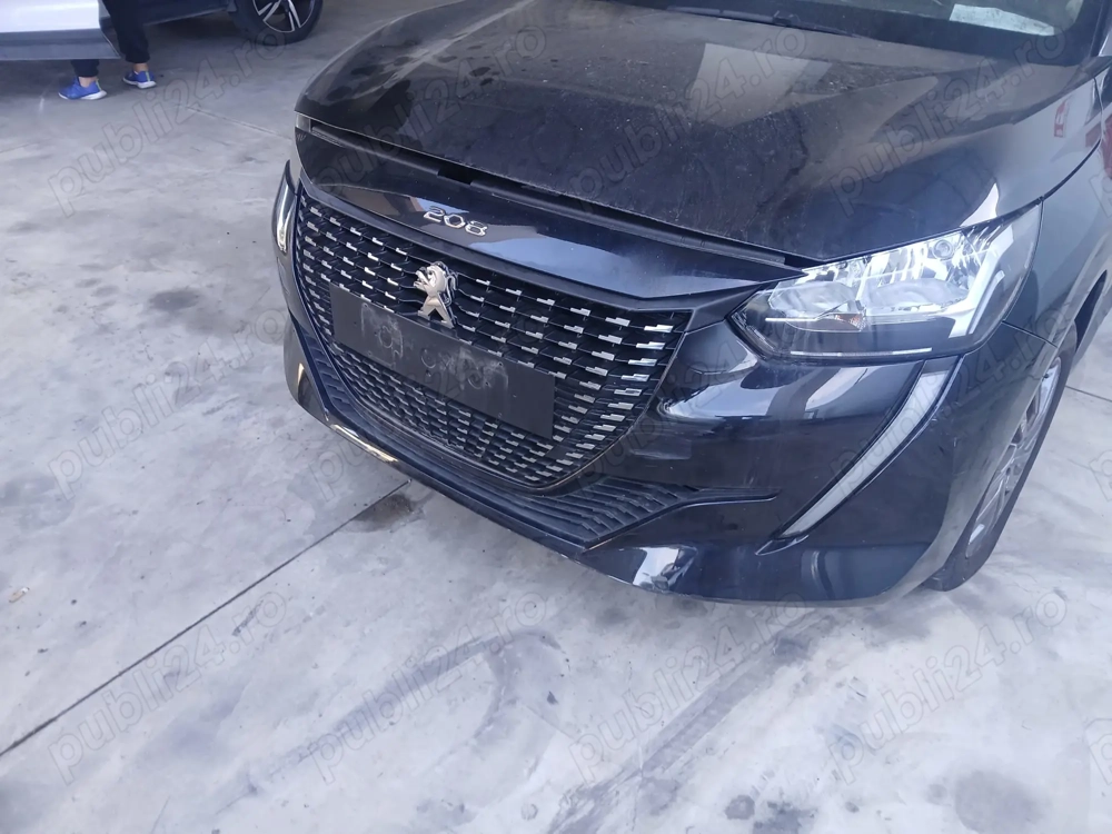 Dezmembrez Peugeot 208 an 2021 1.2 benzină