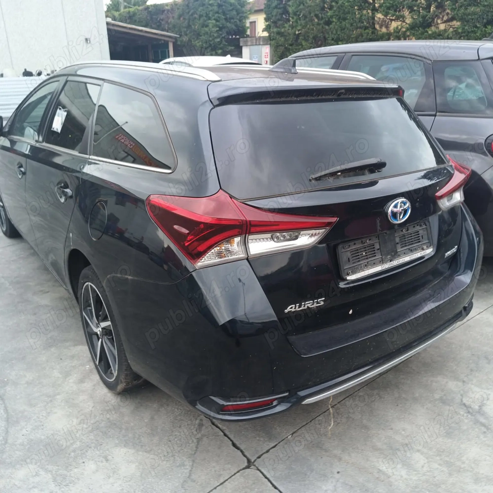 Dezmembrez Toyota Auris 1.8 benzină an 2018