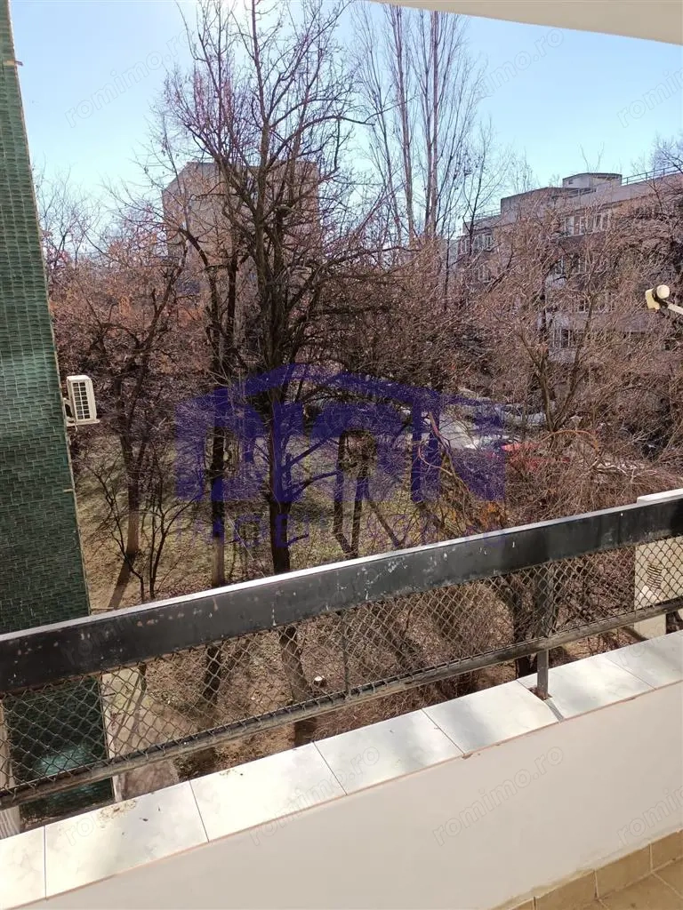 Drumul Taberei, Favorit,  transformat in 2 camere,