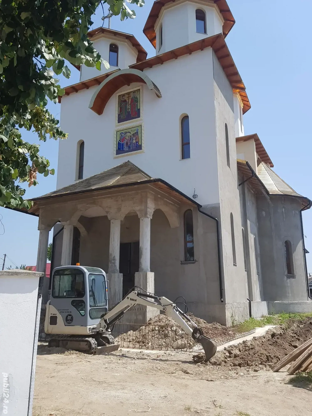 vând miniexcavator Bobcat 320G