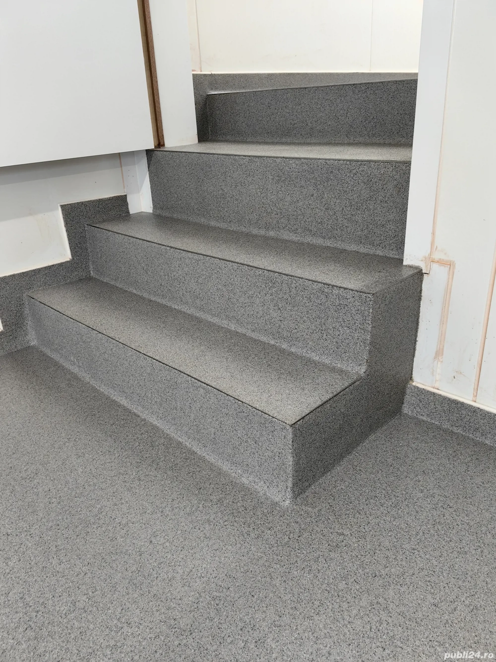 Pardoseli autonivelante cu întărire rapidă și 10 ani Garanție 