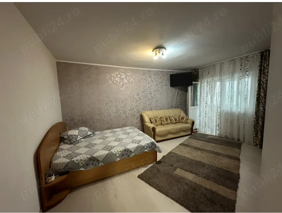 Vând apartament central strehaia 