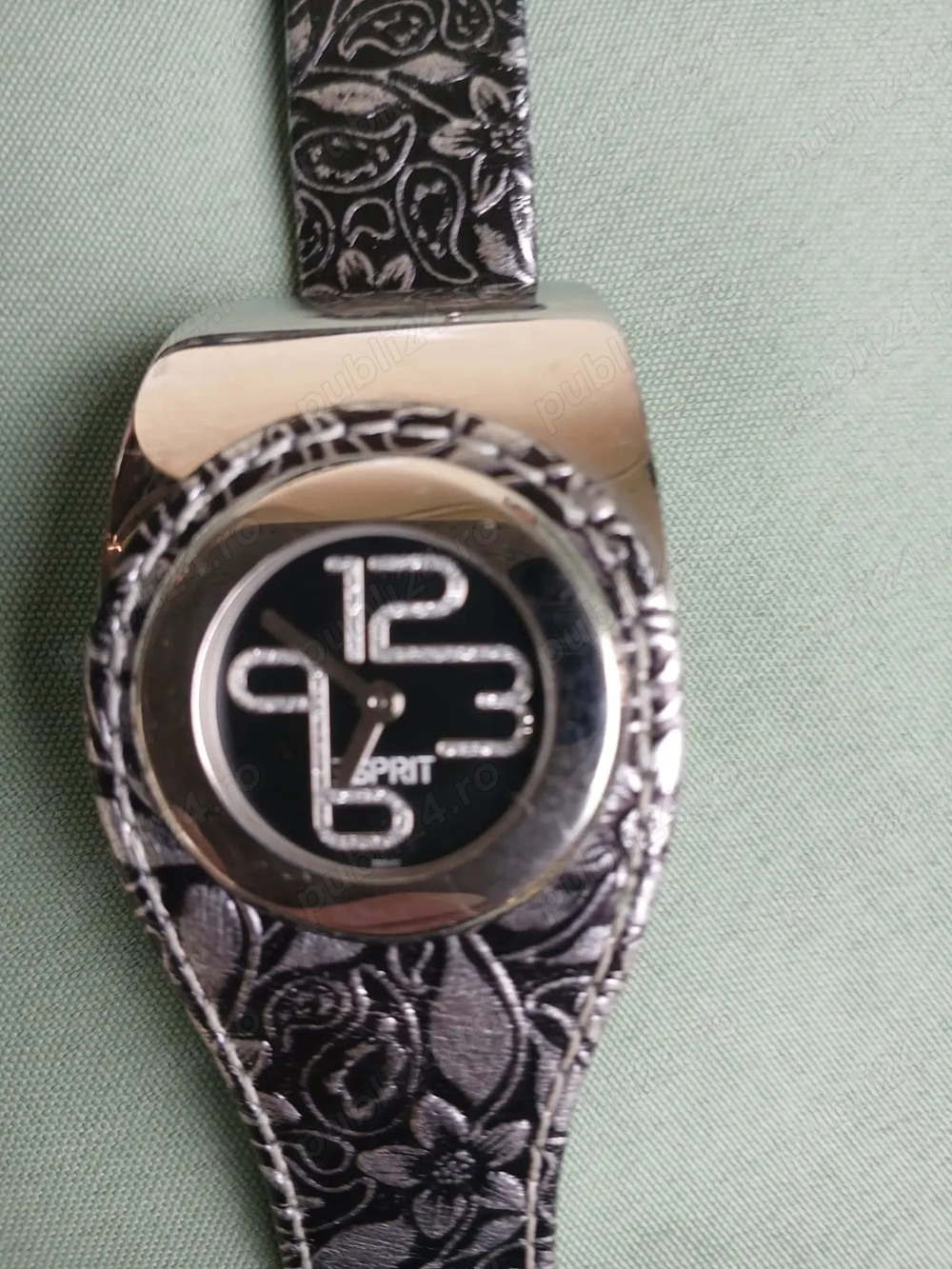 Ceasul original de dama de la ESPRIT