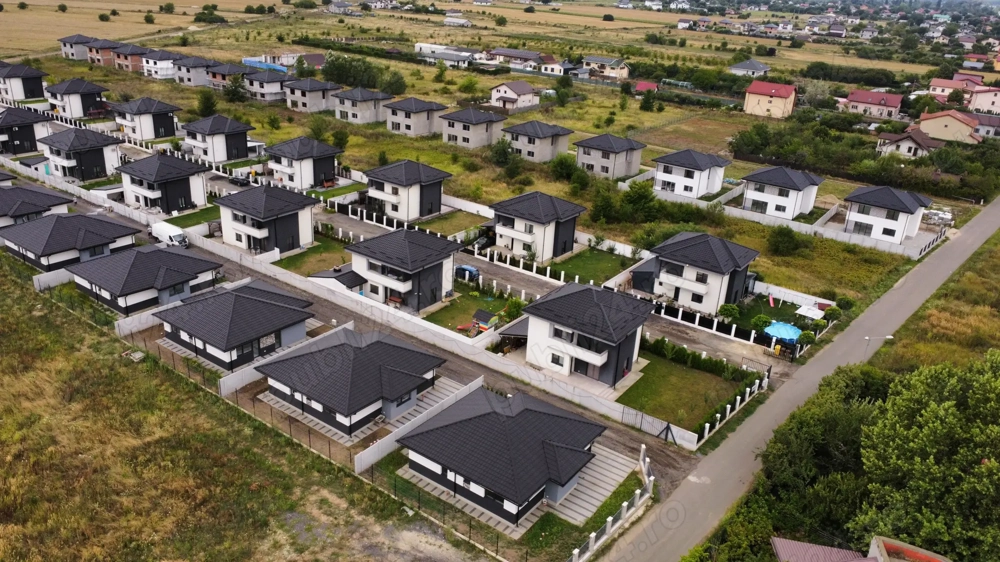 Casa parter toate utilitățile la intrare in Ciorogarla