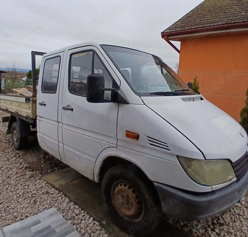 Vând autoutilitara Mercedes Benz Sprinter 208 CDI