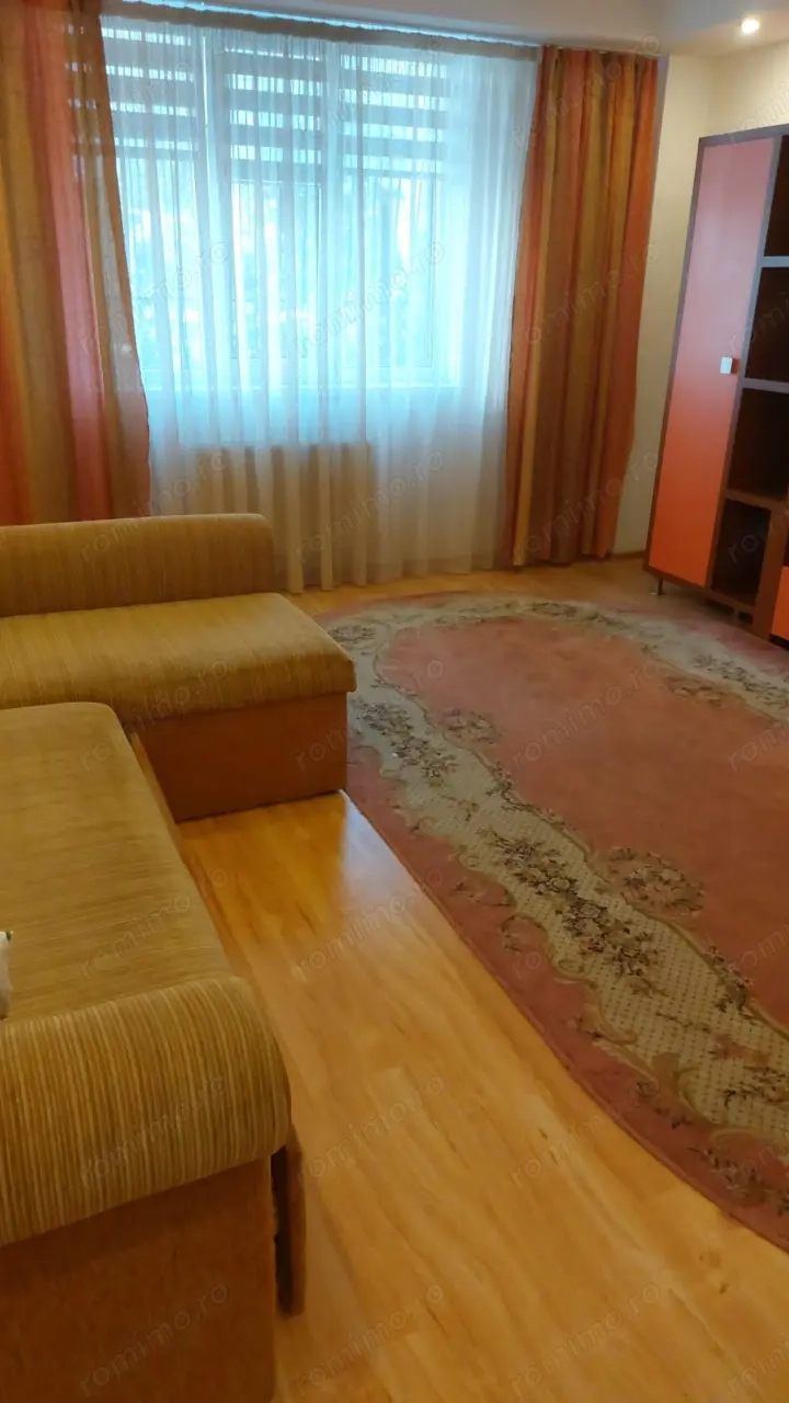 de inchiriat garsoniera zona Lipovei