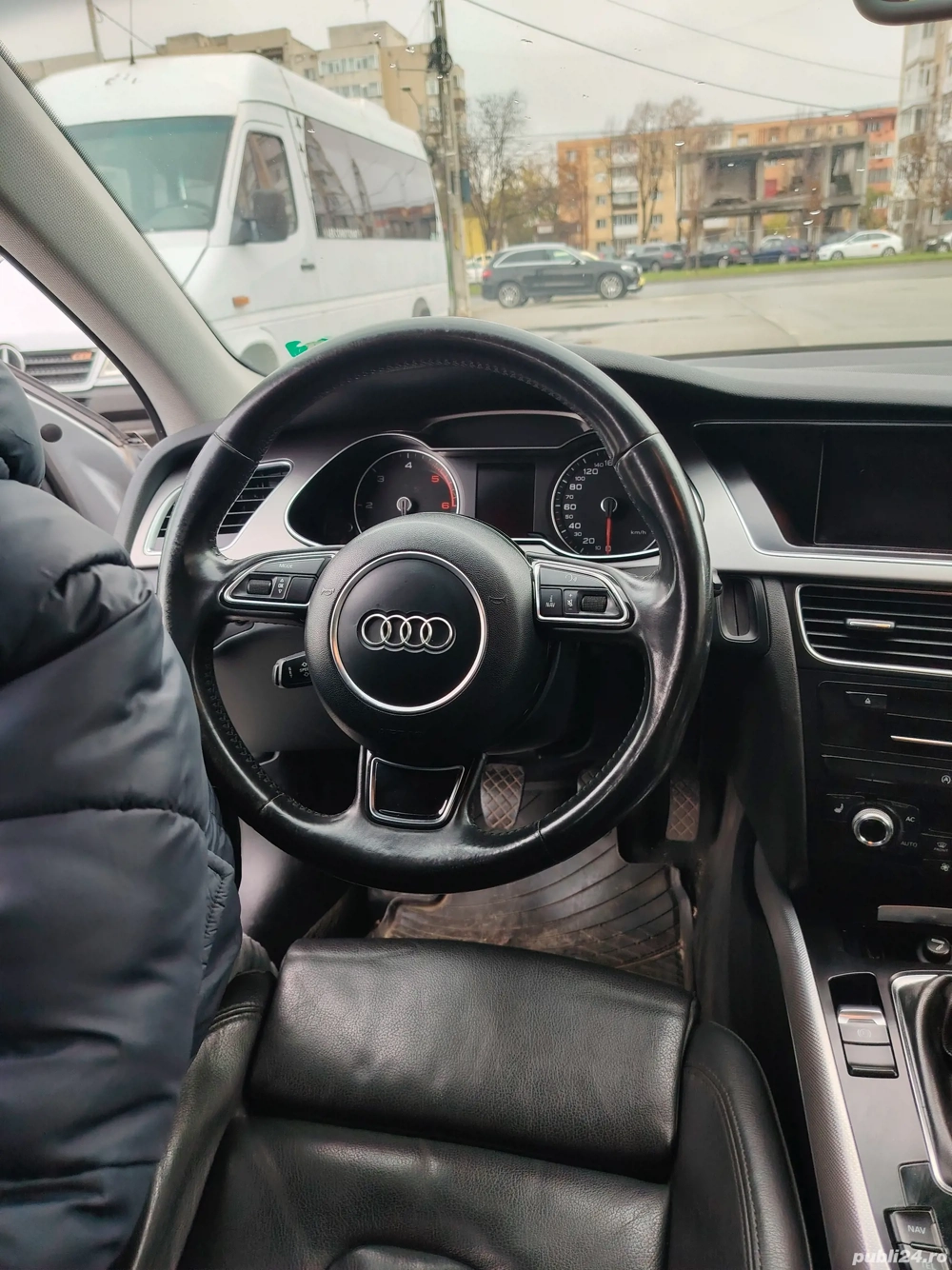 Vând Audi A4 Allroad an 2013 motor 2000 177cp 