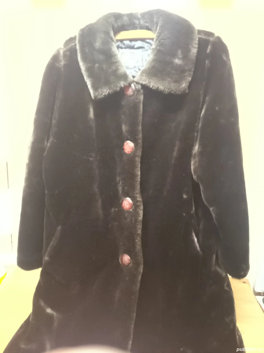 Haina si caciula de  blana de dama