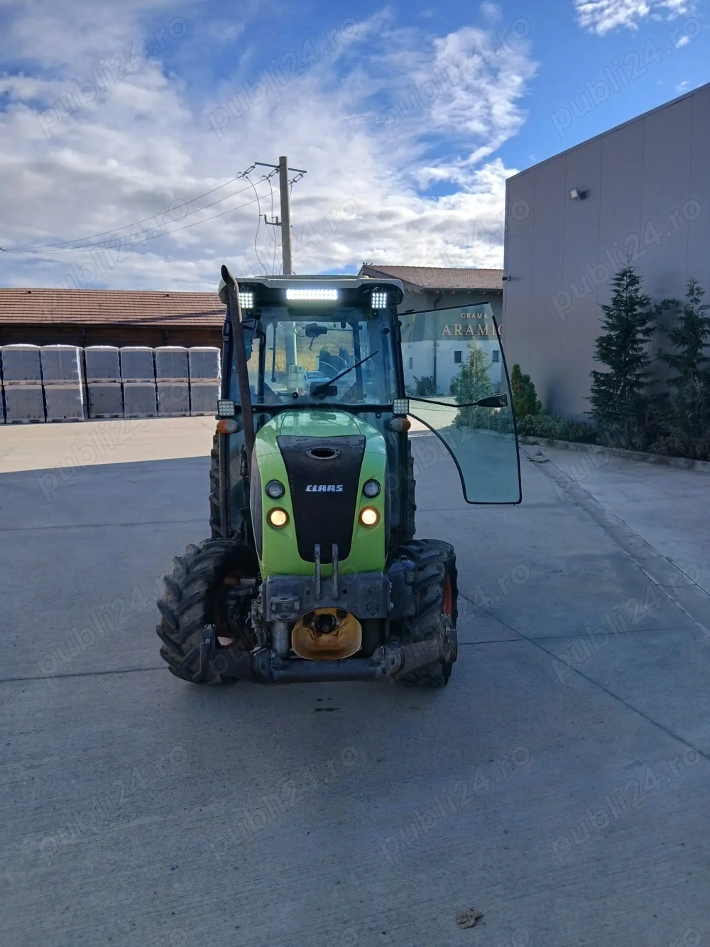 Tractor Claas Nexos 240 VL
