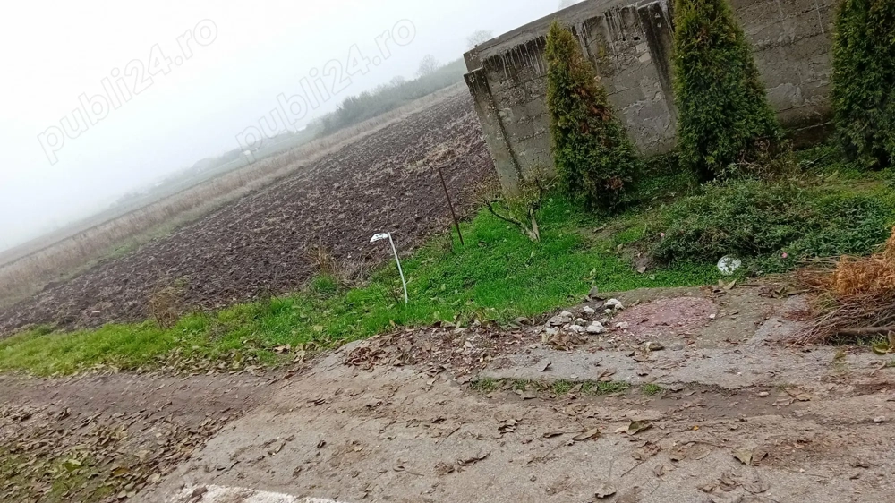 Teren intravilan de vanzarr