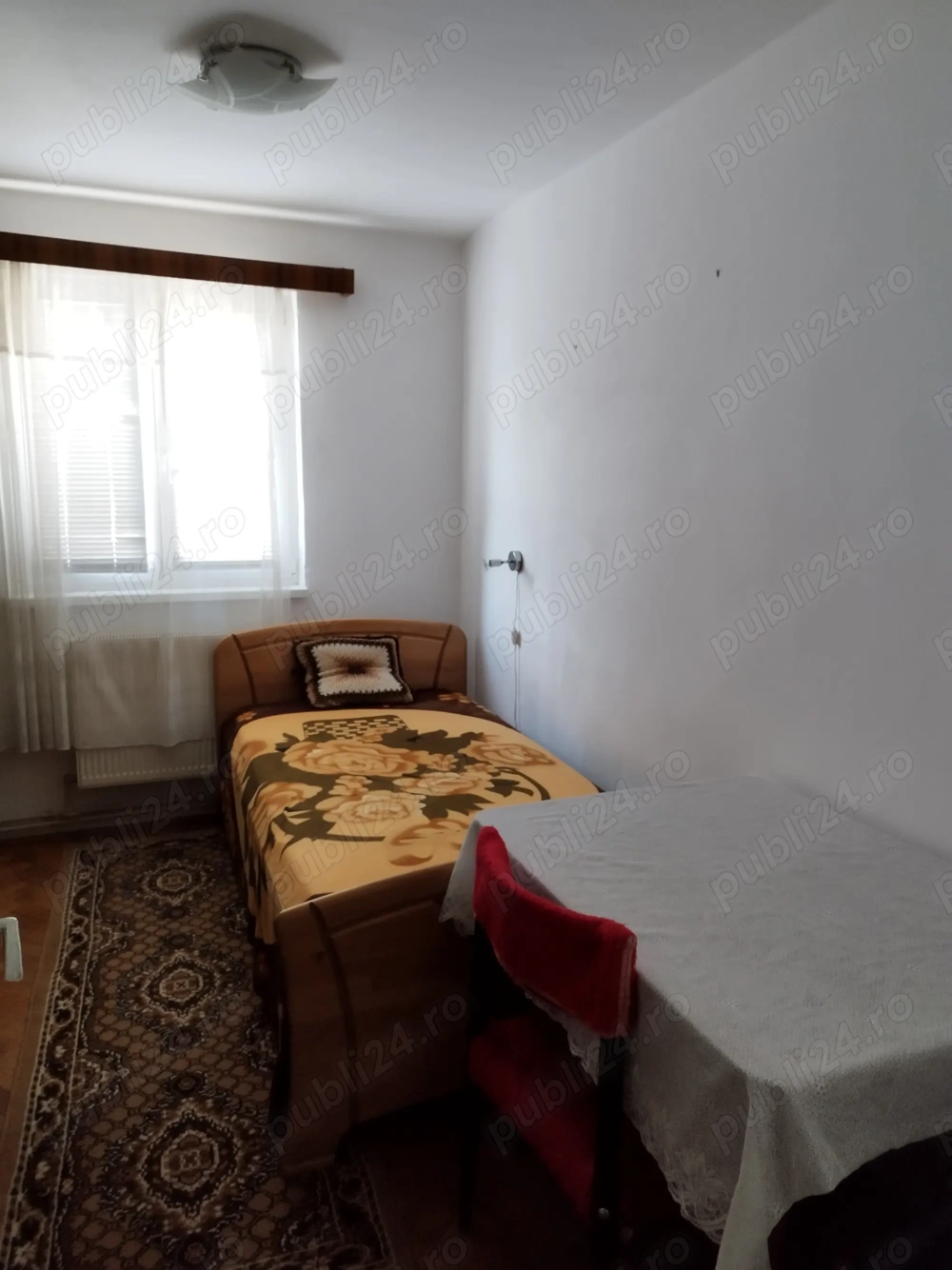 Apartament cu 4 camere de închiriat 