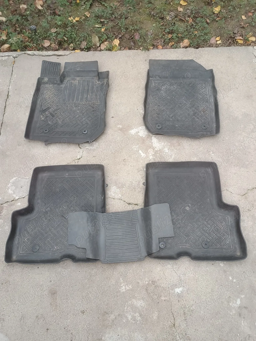 Set covorase Logan II cu protectie consola mijloc