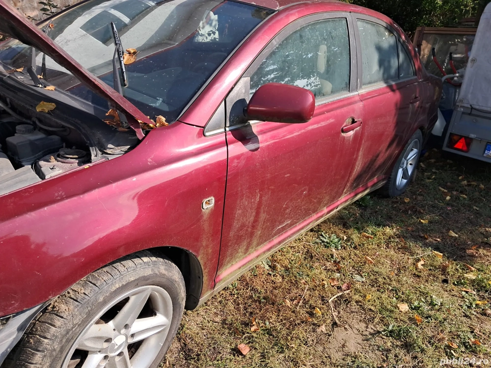 Dezmembrez Toyota Avensis 2005 