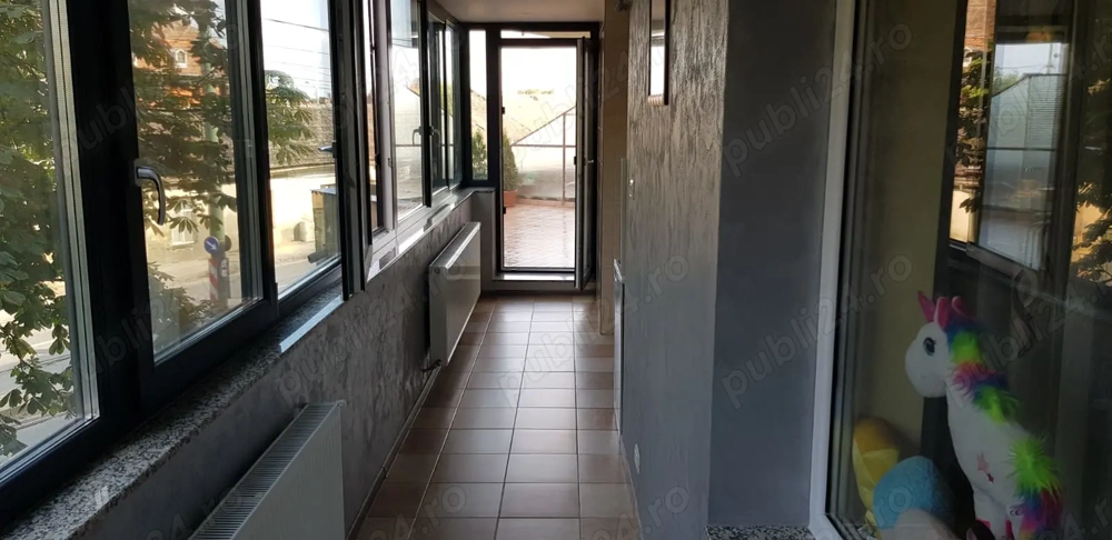 Vănd apartament cu 2 camere etaj 1 zona Modern