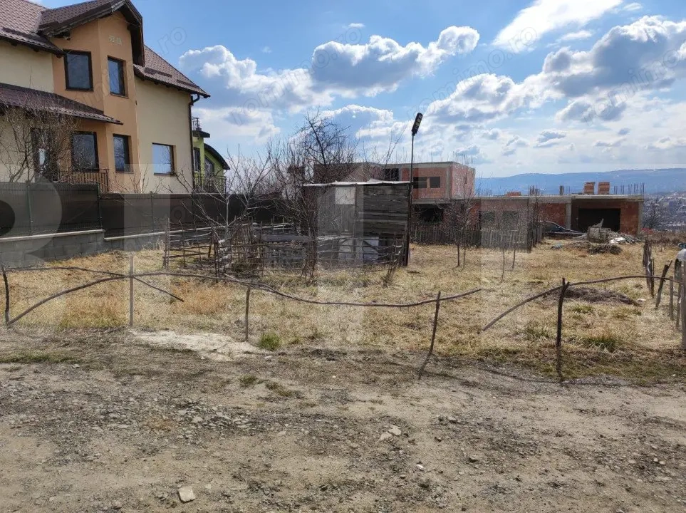 Teren intravilan 500 mp, Dambul Rotund, cu view!