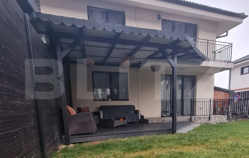 Casa tip duplex, 5 camere, 249 mp de teren, zona Terra