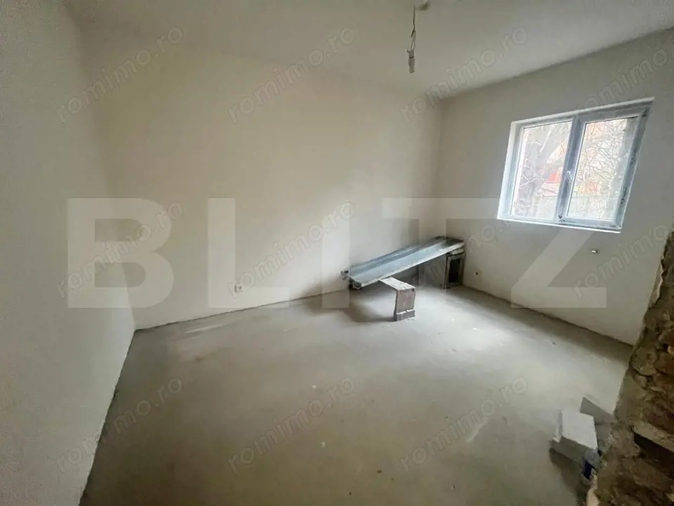 Apartament 3 camere, semifinisat, zona Piata Decebal