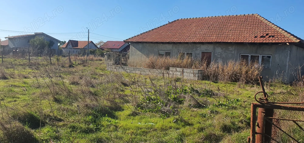 Vand casa cu teren in Tirgusorul,Constanta