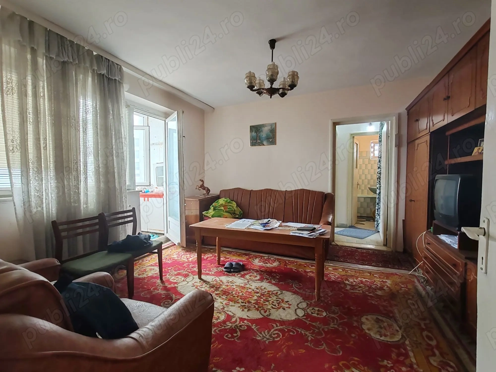 Apartament 2 camere Calea București, etaj intermediar, centrala propie