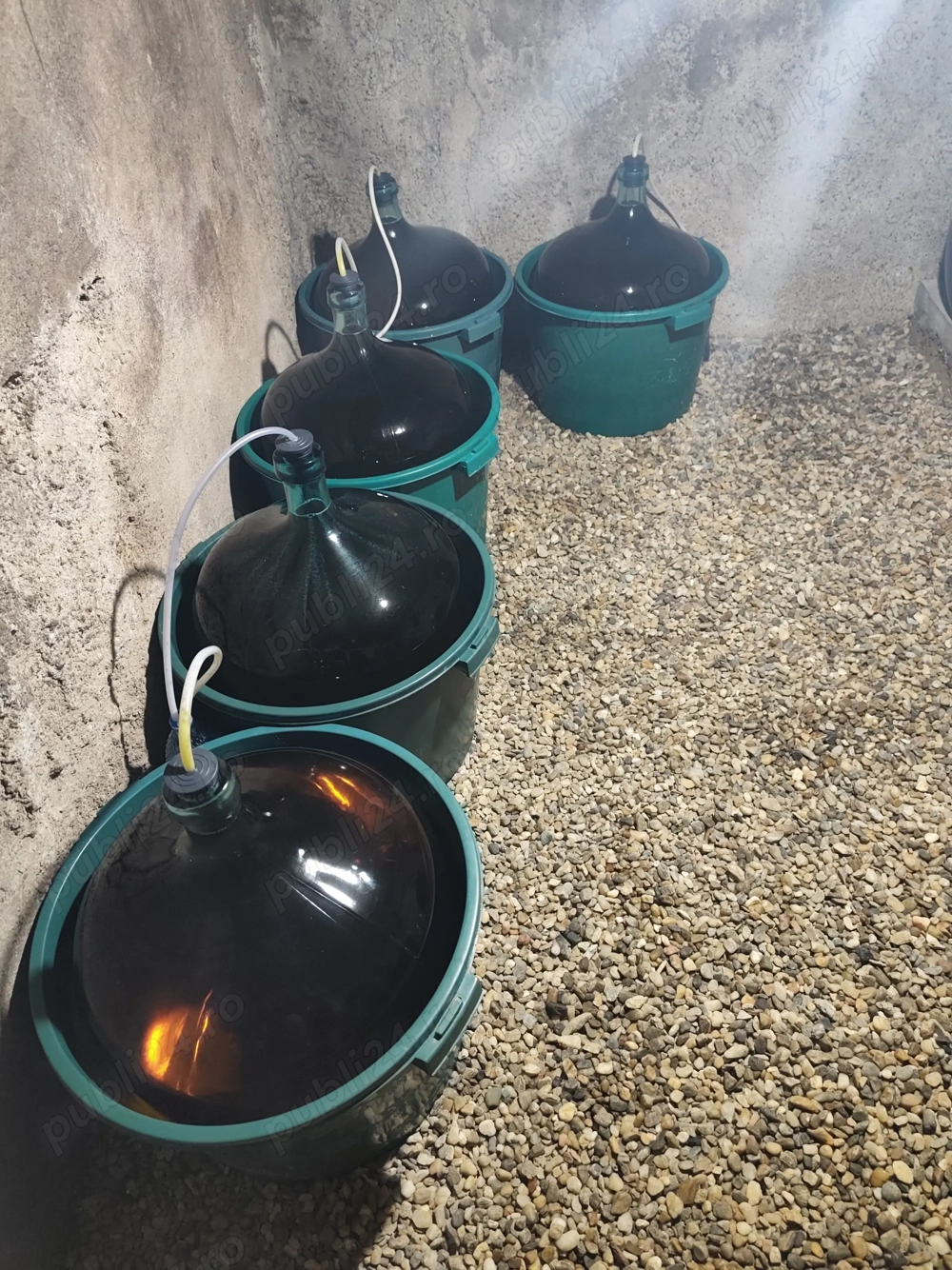 Vin De Casă - Rosu Si Alb