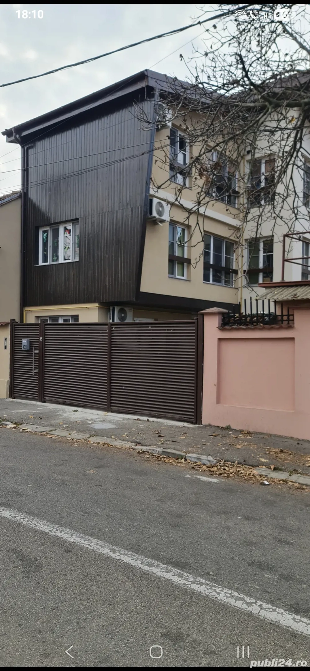 Închiriez apartament cu 3 camere la casă 