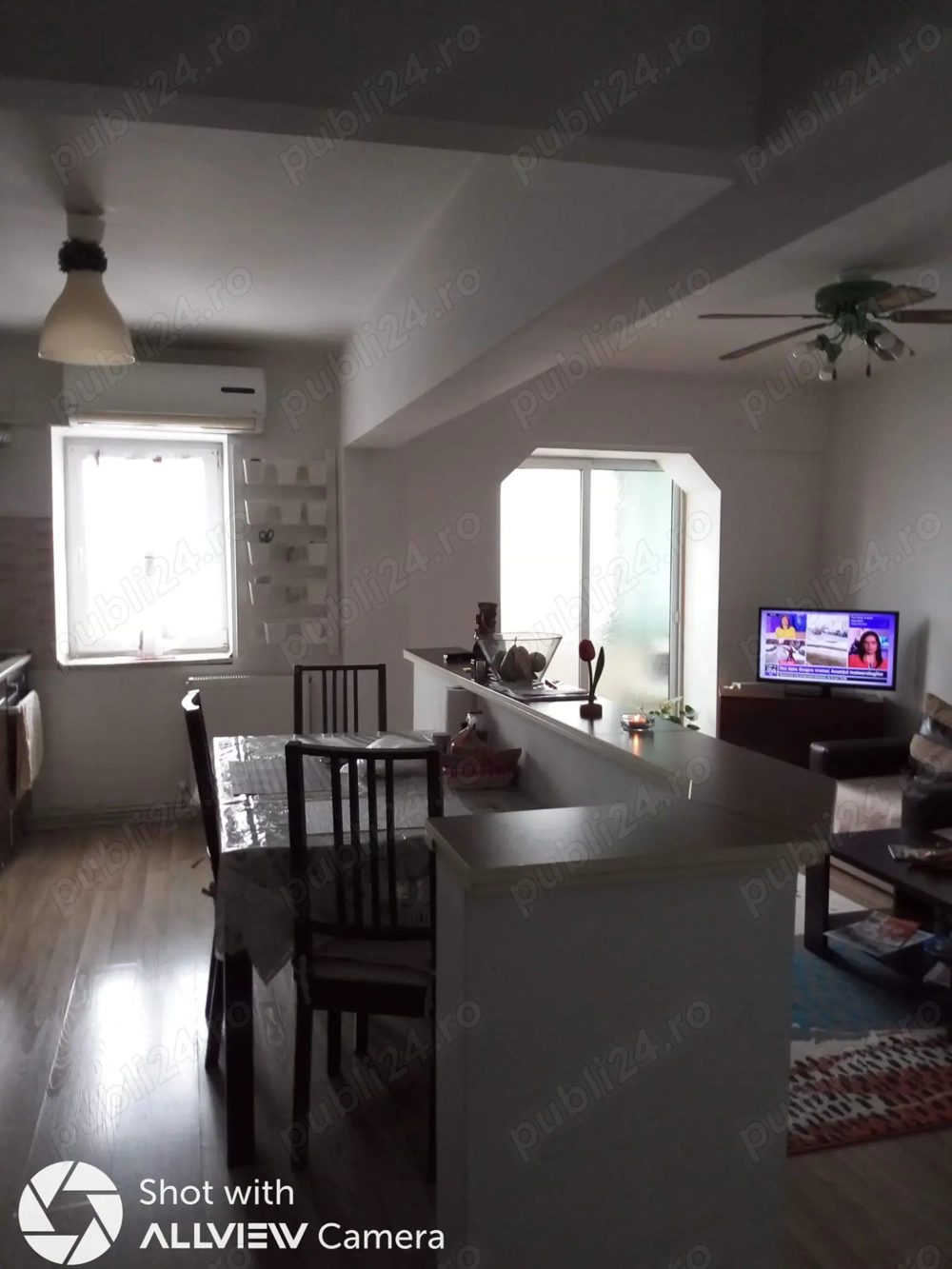 Închiriez apartament 3 camere