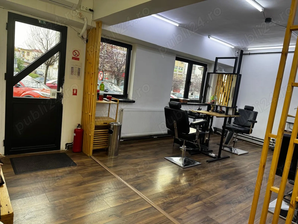 Închiriez posturi în salon modern   3 frizerie + 1 coafură
