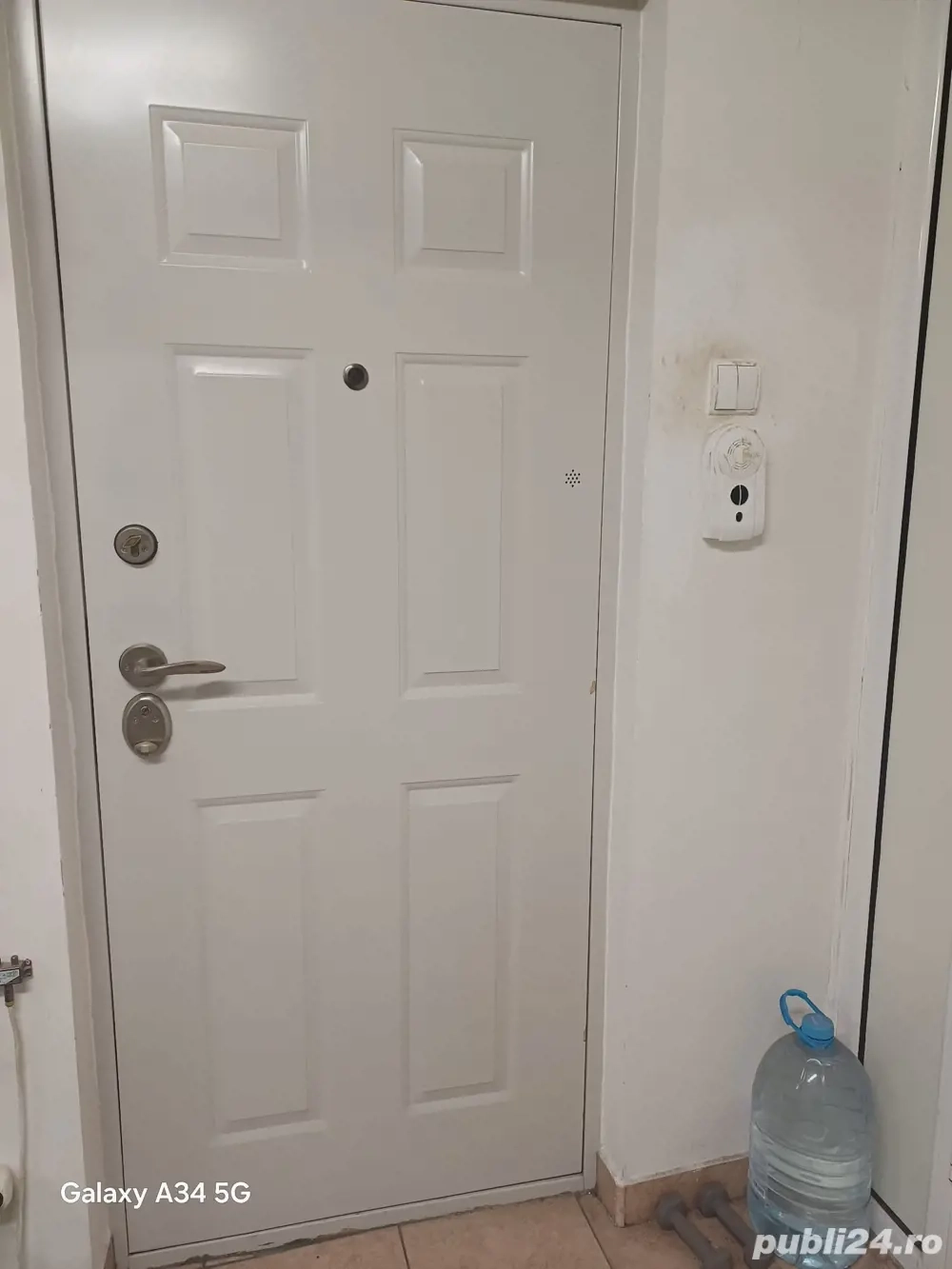 vand apartament cu 4 camere in cartierul Manastur