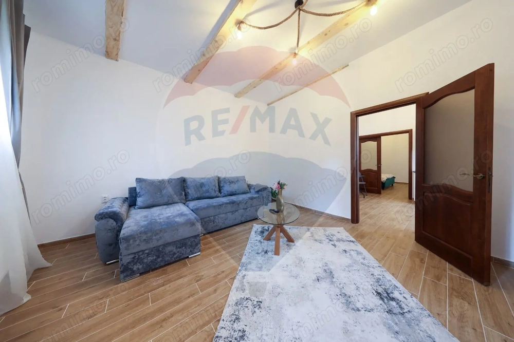 Casă cu 2 camere + curte 40 mp în zona Centrul Istoric