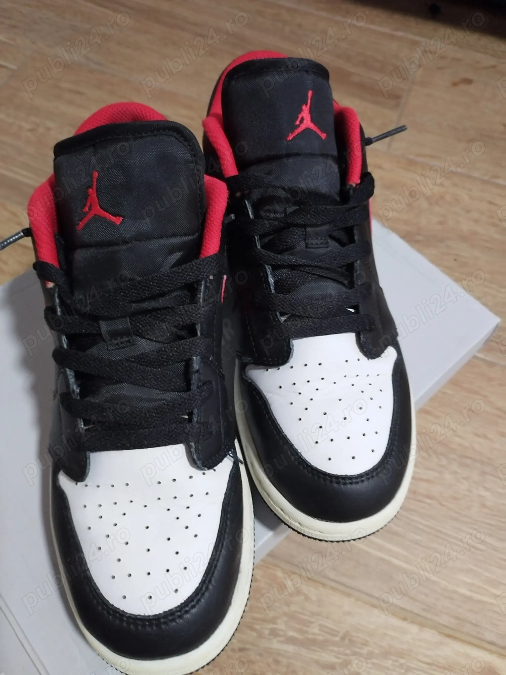 Sneakers low Jordan 1