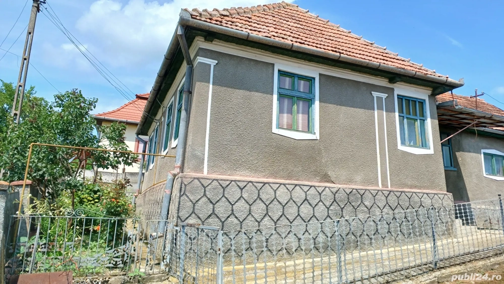 Casă cu teren 4022mp de vânzare în sat Dumbrava, com. Unirea, jud. Alba Preț 59.000 euro 