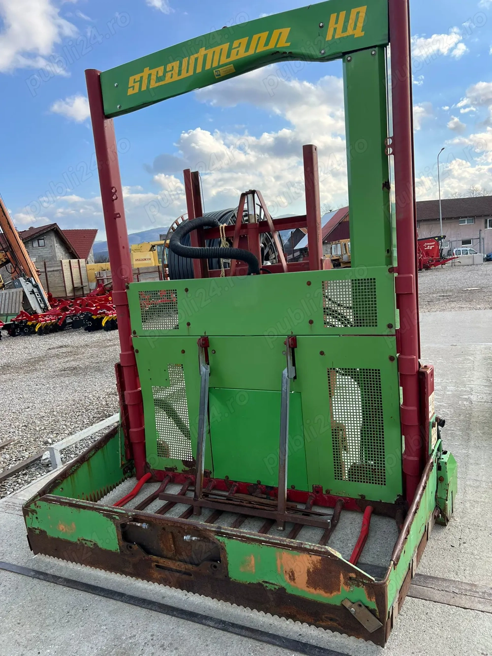 Taietor siloz Strautmann HQ   Capacitate 2,5 m  , cu Lift