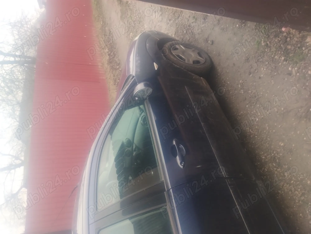 Vând Ford focus,18.benzina