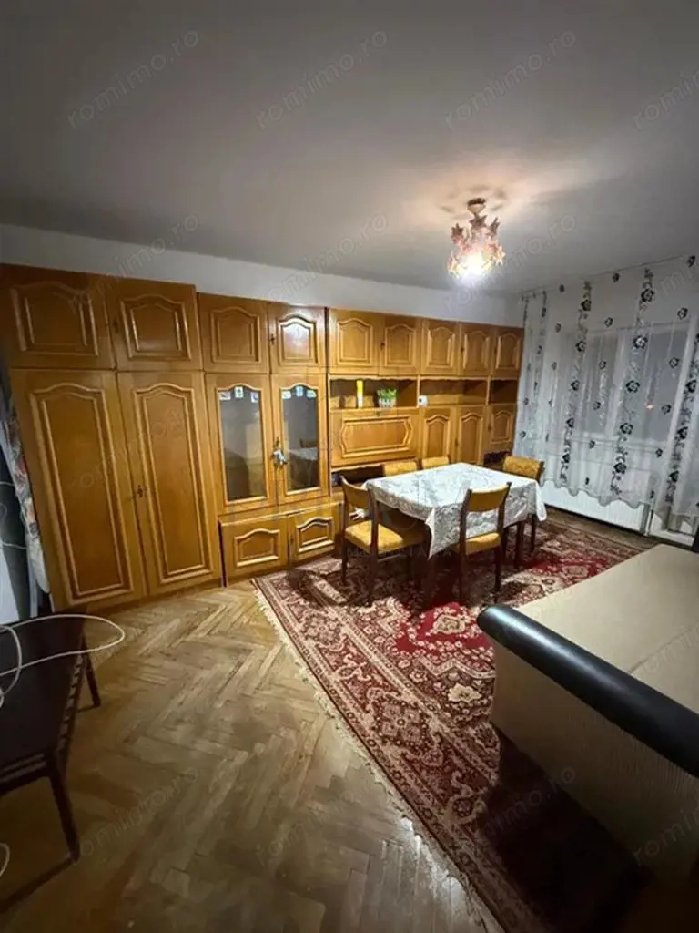 DAMBOVITA - ETAJ 2 - DECOMANDAT - 3 CAMERE - CENTRALA PROPRIE