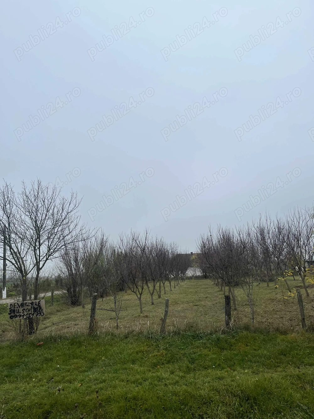 Vând loc de casă 