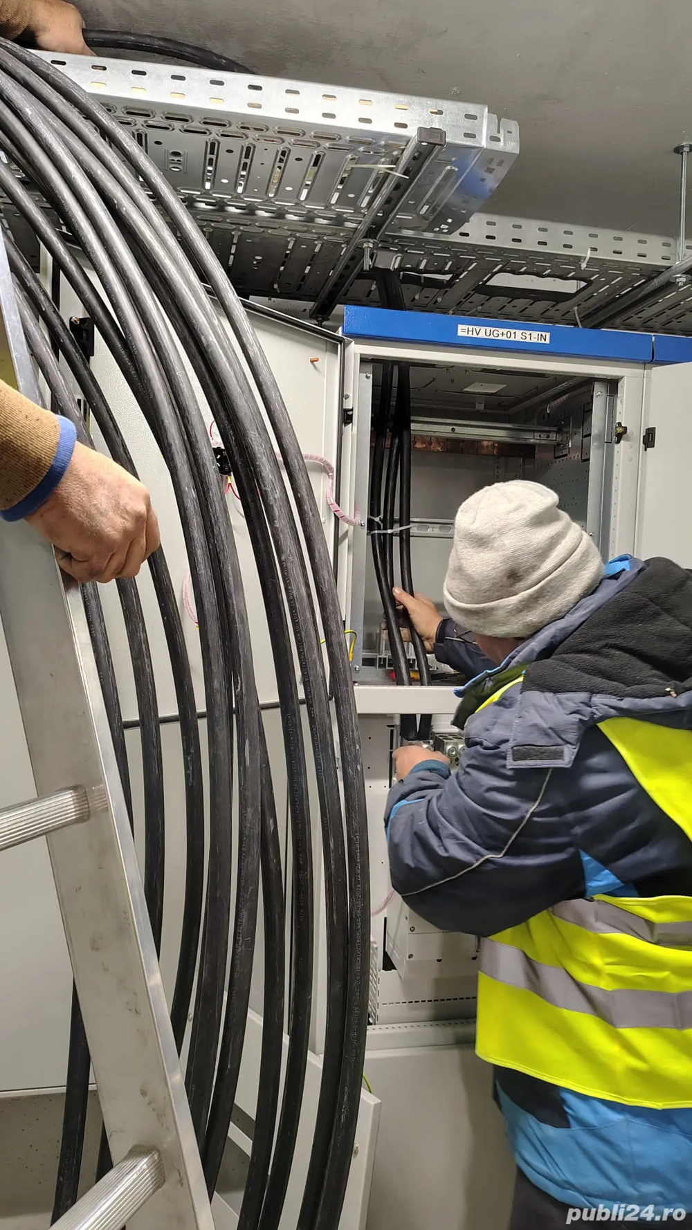 Angajez electrician sau ajutor de electrician