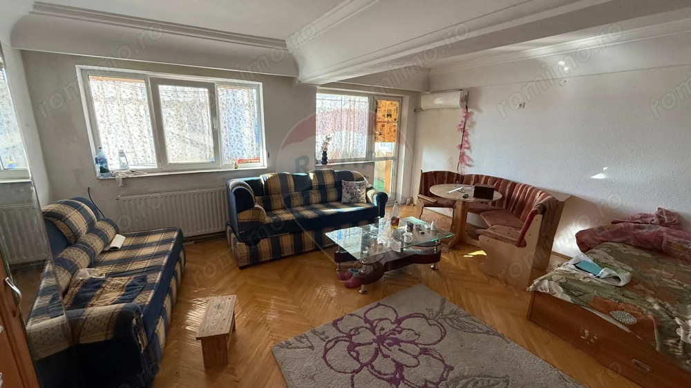 Apartament cu 4 camere de vânzare și boxă 12 mp zonă Ultracentrală
