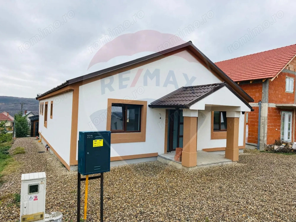 Casă / Vilă cu 4 camere de vânzare