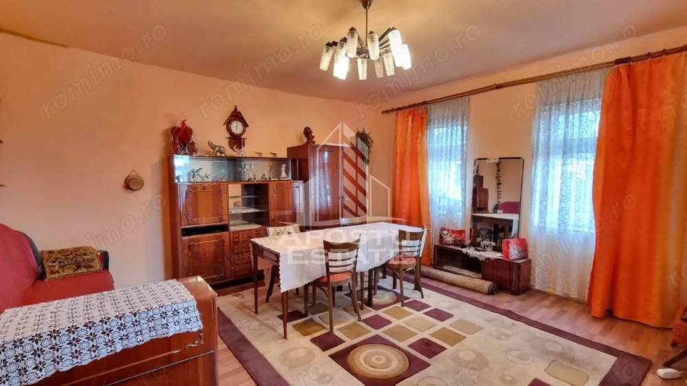 Casa individuala de vanzare cu 3 camere si 2 fronturi Giarmata