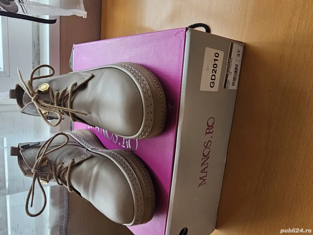 De vânzare Ghete damă 