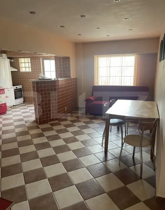 Apartament 4 camere, 65 mp, zona Alexandru cel Bun 