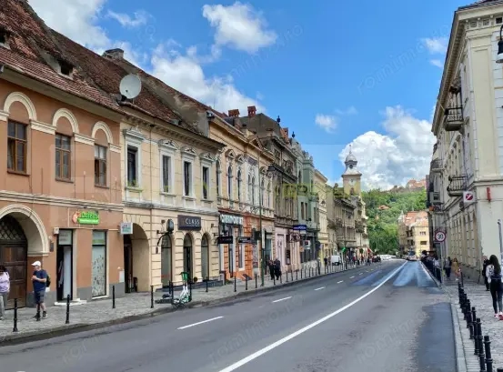 Pod spaițos, transformabil în apartamente, 285 mp, Piața Sfatului
