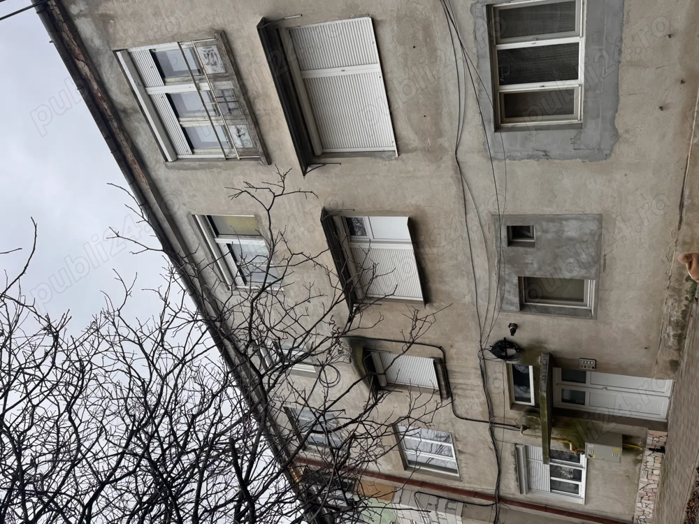 Apartament Caransebes ,zona Balta Sărată bl.8 etaj 2