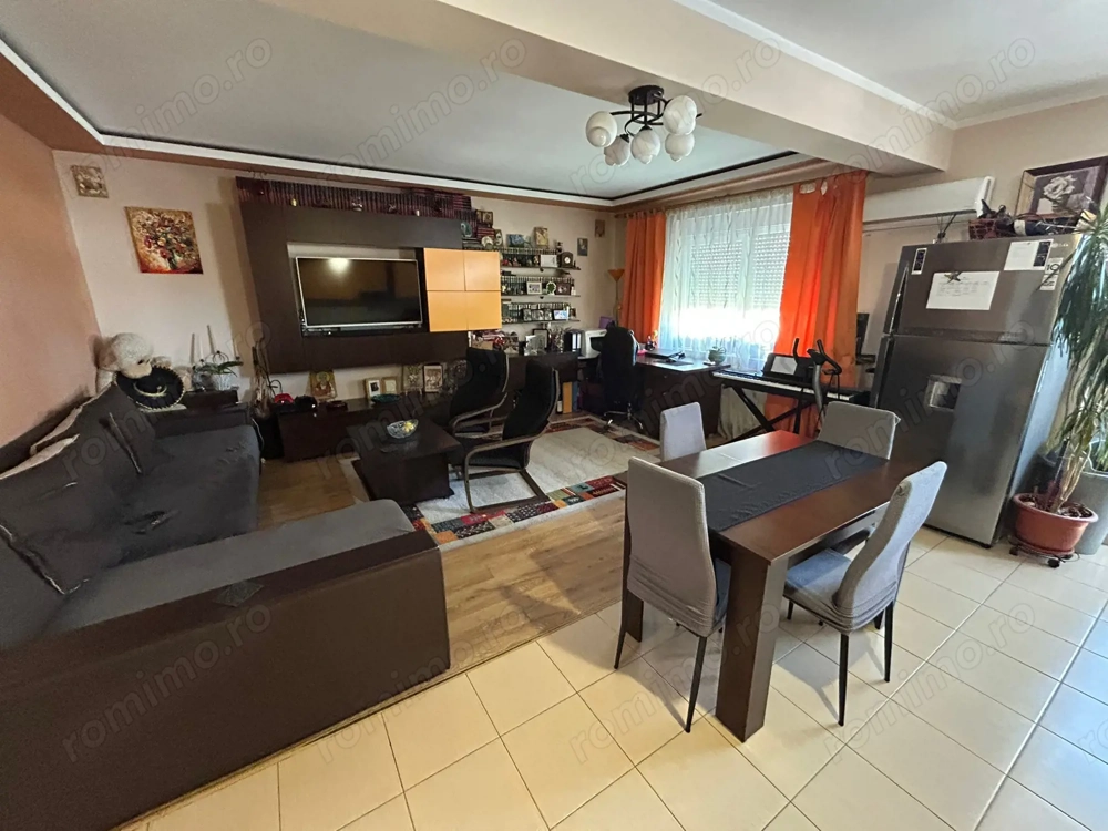 Apartament 3 camere, etaj 1 - zona Cetate